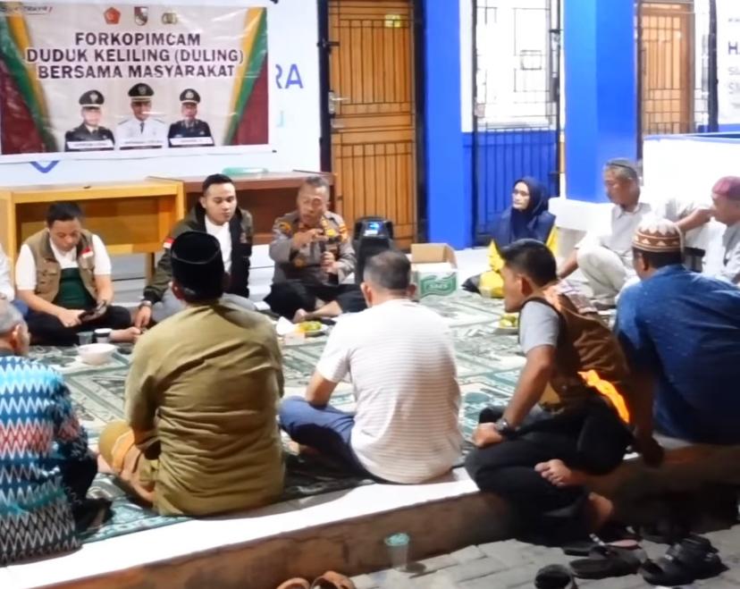 Duling Temui Masyarakat, Camat Bukit Raya Terima Keluhan Warga Kelurahan Tangkerang Selatan Pengurusan KIS