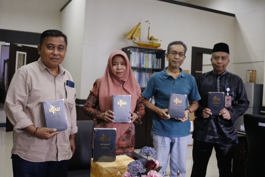Perpustakaan Tenas Effendy Terima Hibah 20 Buku dari PPB-RI