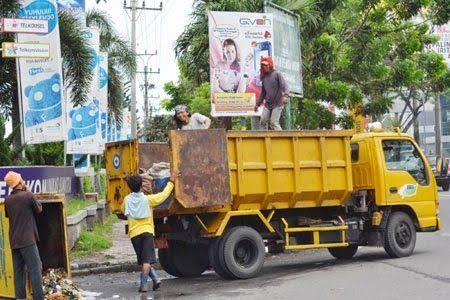 DLHK Pekanbaru Diintruksikan Segera Gelar Lelang Pengangkutan Sampah Tahun 2025