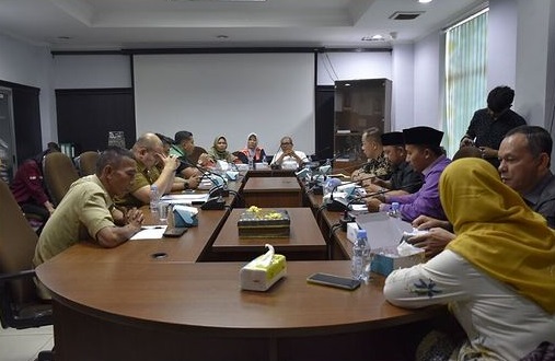 Bahas Masalah Sampah dan THL, Komisi IV Hearing dengan DLHK Pekanbaru