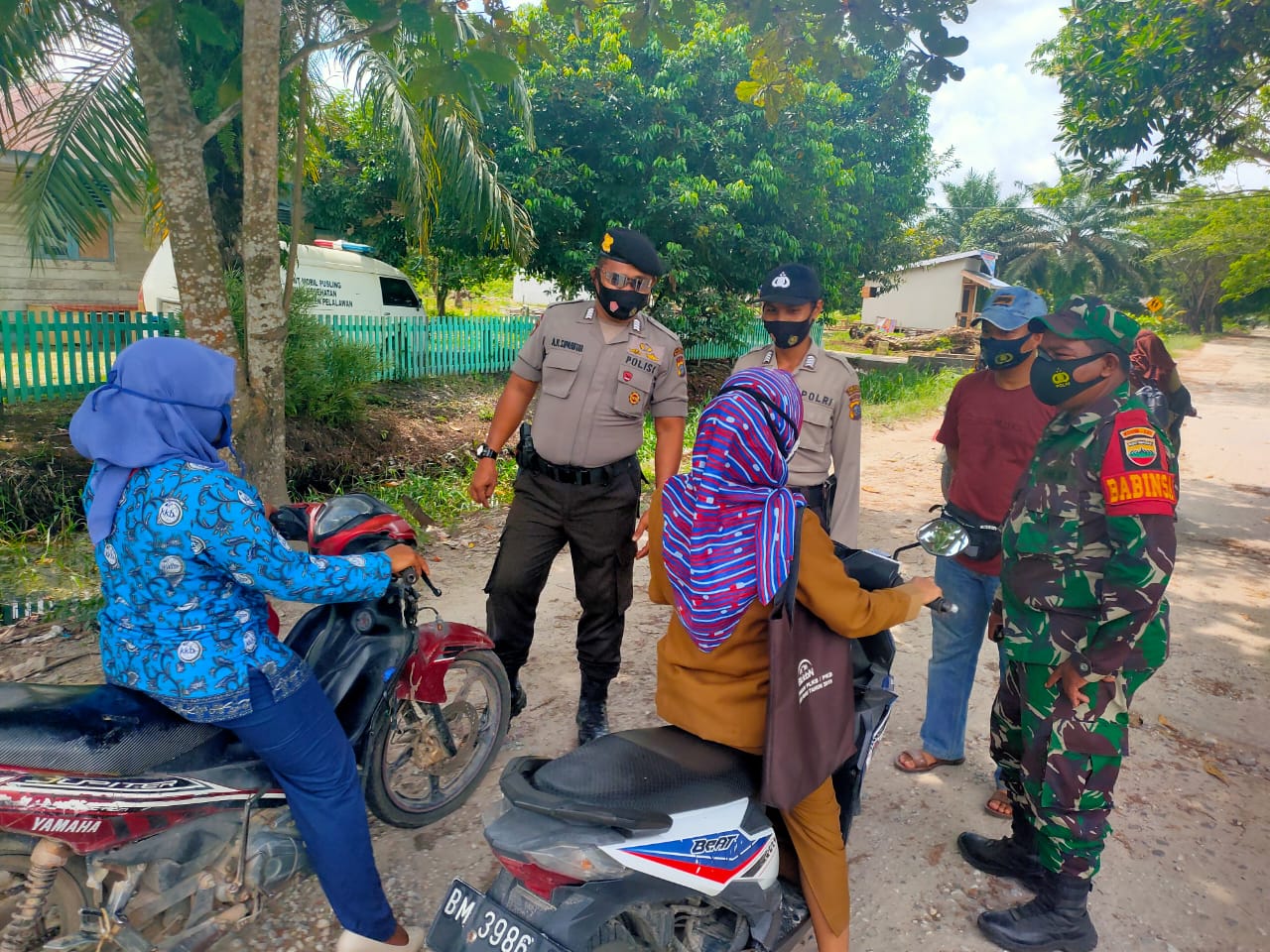 Didampingi TNI, Polsek Teluk Meranti Laksanakan Operasi Yustisi Disiplin Prokes
