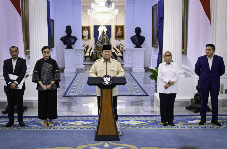 Presiden Prabowo Umumkan Kebijakan THR dan Gaji ke-13 bagi 9,4 Juta Aparatur Negara