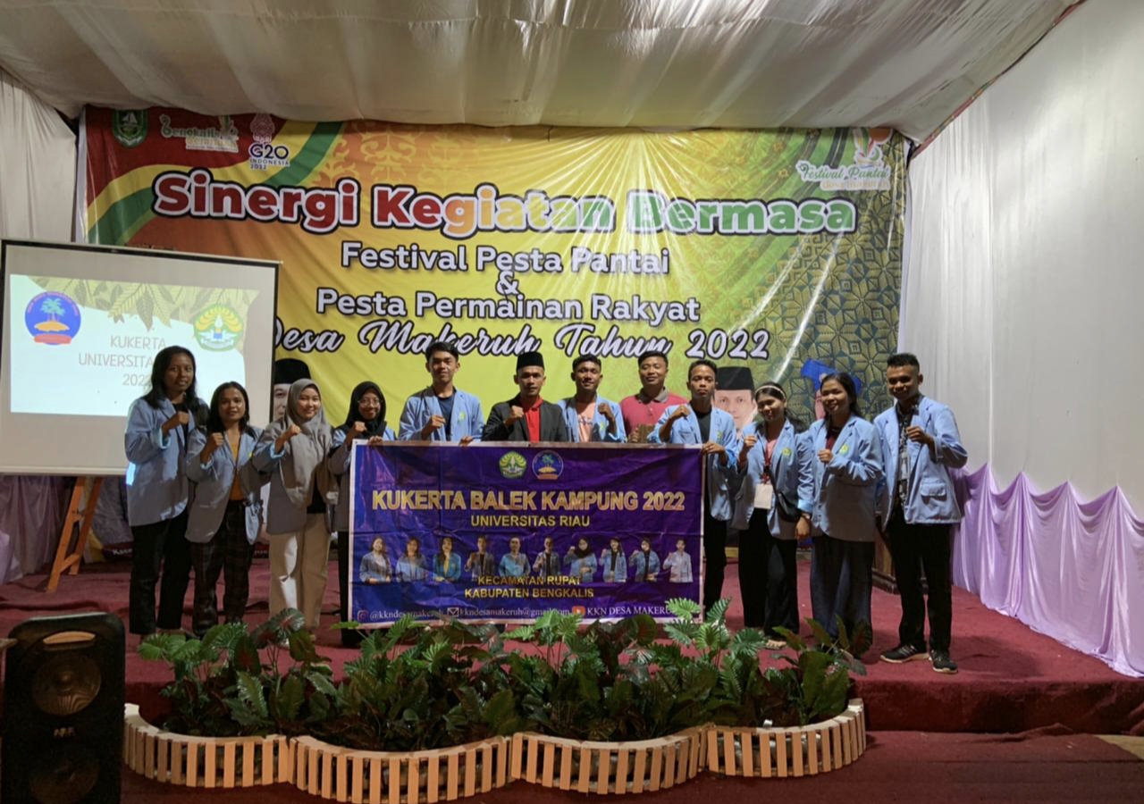 Mahasiswa Kukerta UNRI Bantu Masyarakat dalam Festival Pesta Pantai dan Pesta Permainan Rakyat