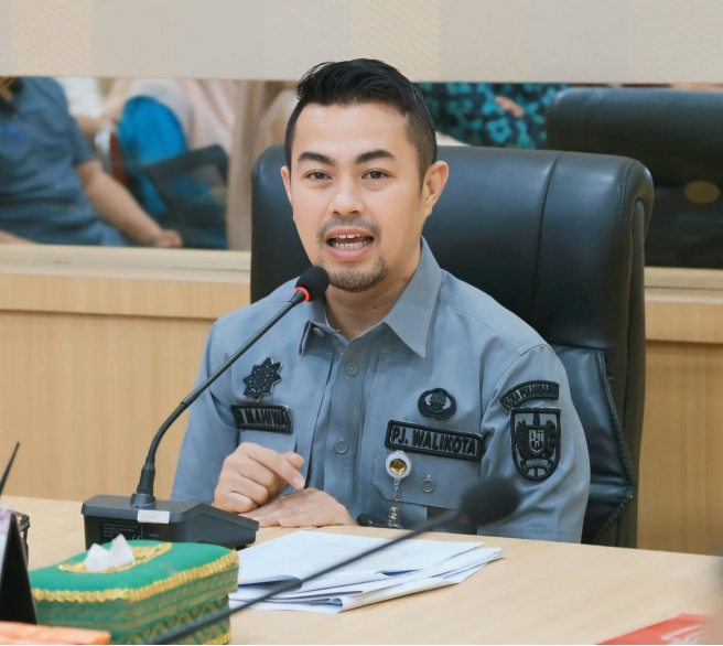 Pj Walikota Pekanbaru Berkomitmen Tingkatkan Kualitas Kuliner Malam Cut Nyak Dien