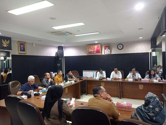 Kabel Provider Telekomunikasi Ilegal  Dibahas dalam Hearing, Komisi I DPRD Pekanbaru Tegaskan Segera Cabut Tiang