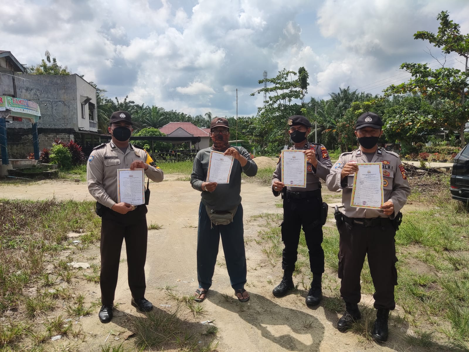 Polsek Pangkalan Kuras Sampaikan Maklumat Kapolda Riau Soal Pencegahan Karhutla