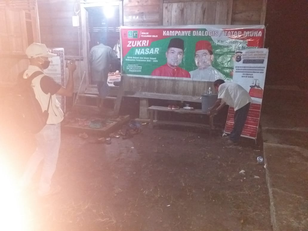 Bhabinkamtibmas Desa Kuala Panduk Polsek Teluk Meranti Periksa Kesiapan Protokol Kesehatan di Lokasi