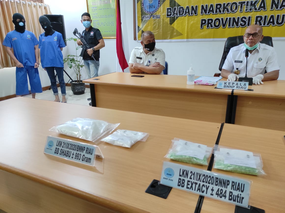 BNN Riau Ringkus Dua Terduga Kurir Narkoba, Ini Kronologisnya