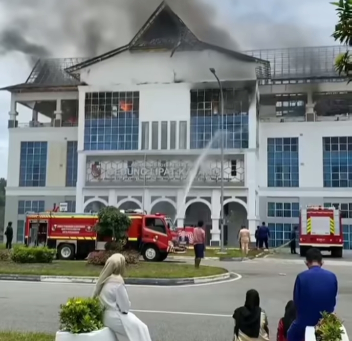 Pj Wako Pekanbaru Pastikan Layanan Tiga OPD Tetap Berjalan Normal Pasca Terbakar