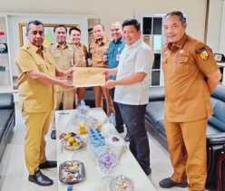 Tumpukan Sampah Jadi Sorotan, Pj Wali Kota Pekanbaru Tunjuk Plt Kepala DLHK Baru