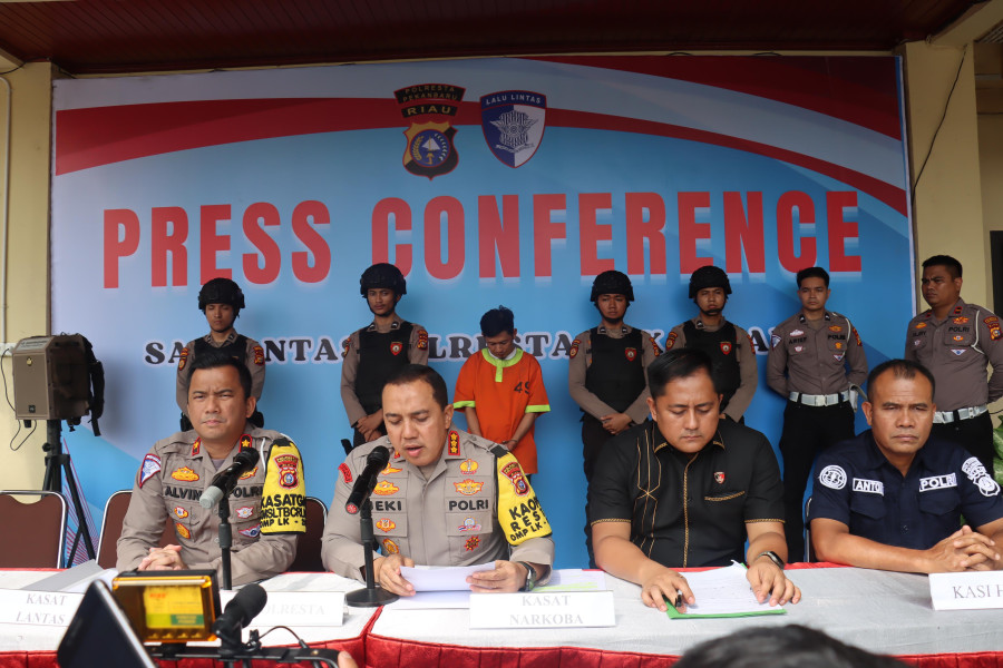 Pengemudi Mabuk Tabrak Satu Keluarga di Pekanbaru, Minta Maaf