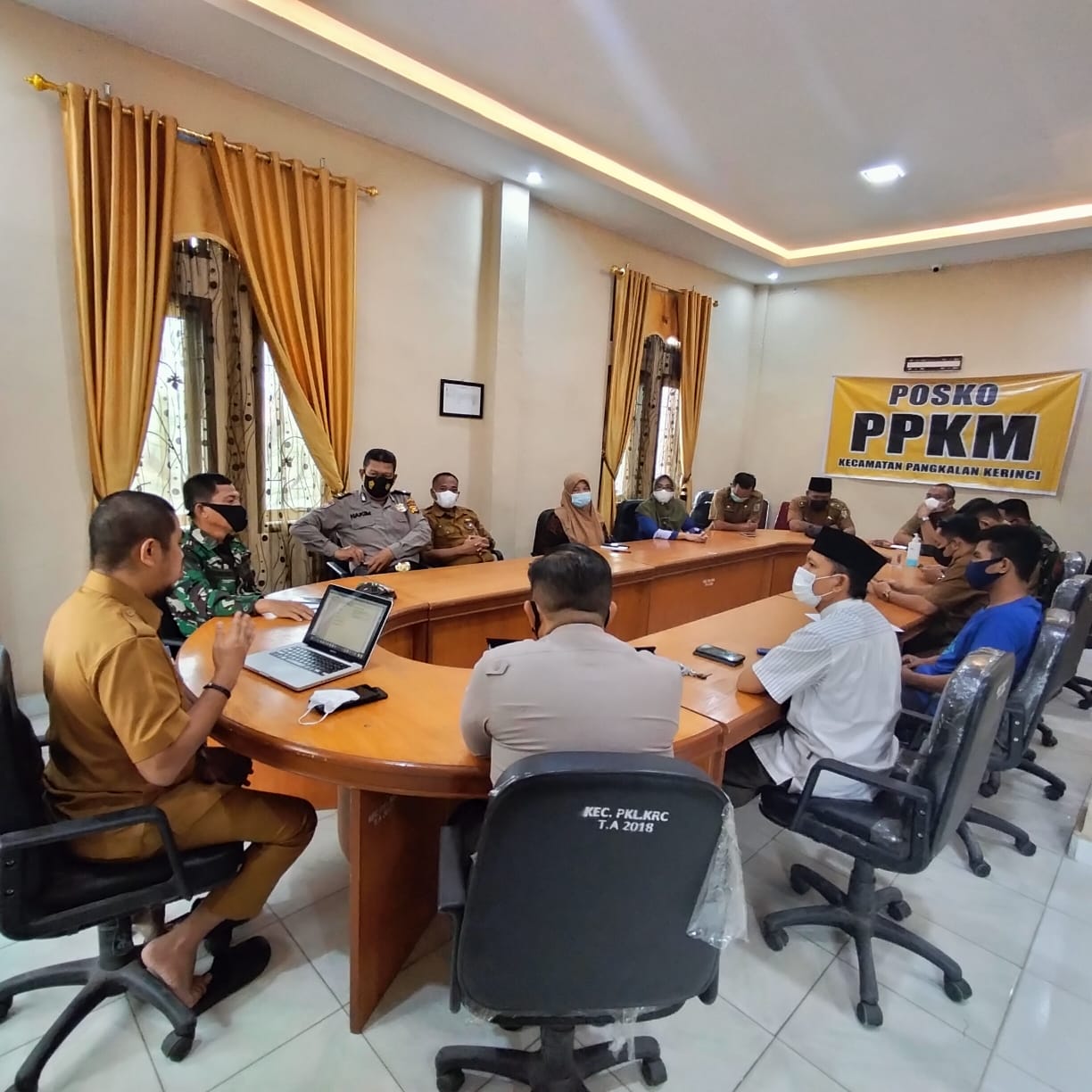 Polsek Pangkalan Kerinci Gelar Rapat Anev Terkait Penanganan Covid-19
