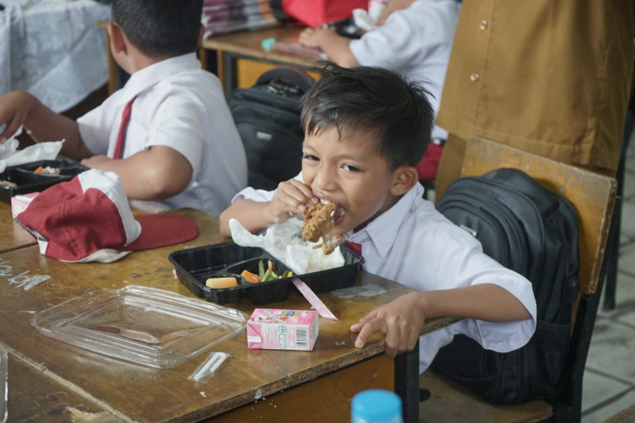 Pekanbaru Siap Jadi Percontohan Program Makan Siang Gratis, Komisi X DPR RI Turut Saksikan