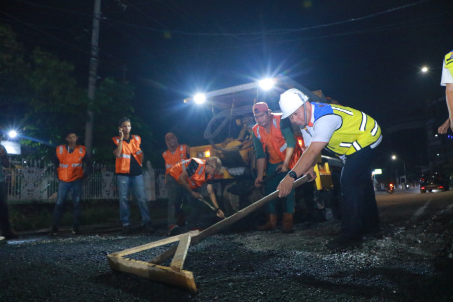 Baru Dilantik, Wawako Pekanbaru Langsung Tinjau Perbaikan Jalan