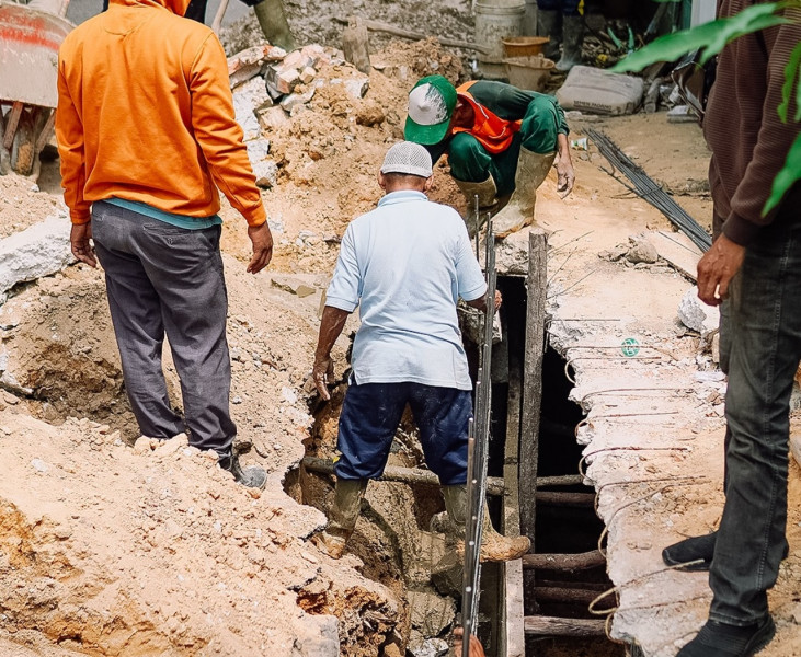 Perbaikan Drainase di Jalan Lembah Raya, Dinas PUPR Kota Pekanbaru Lakukan Pengecoran Beton