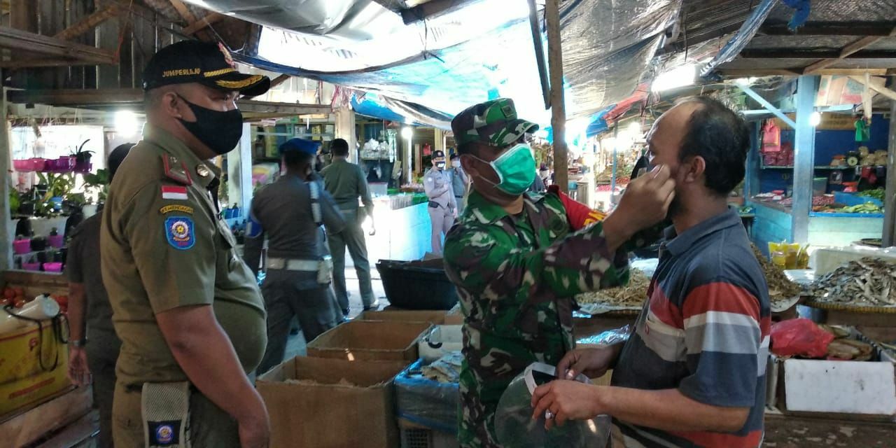 Satgas Covid-19 Sosialisasikan New Normal dan Berbagi Masker
