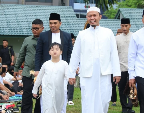 Kenang Masa Lalu, Walikota Agung Nugroho Salat Iduladha di Bukit Raya