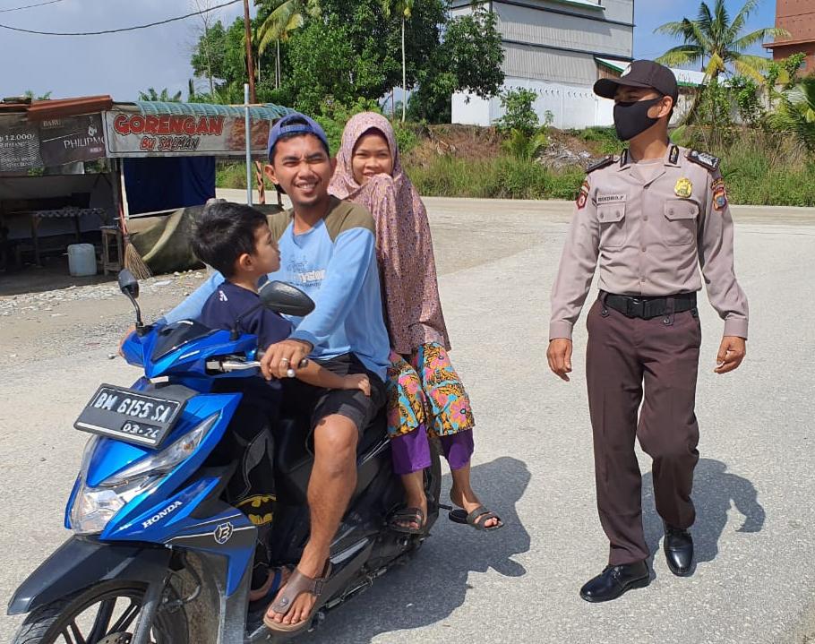 Tak Ingin Warganya Terdampak Covid-19, Polsubsektor Pelalawan Rutin Gelar Operasi Yustisi