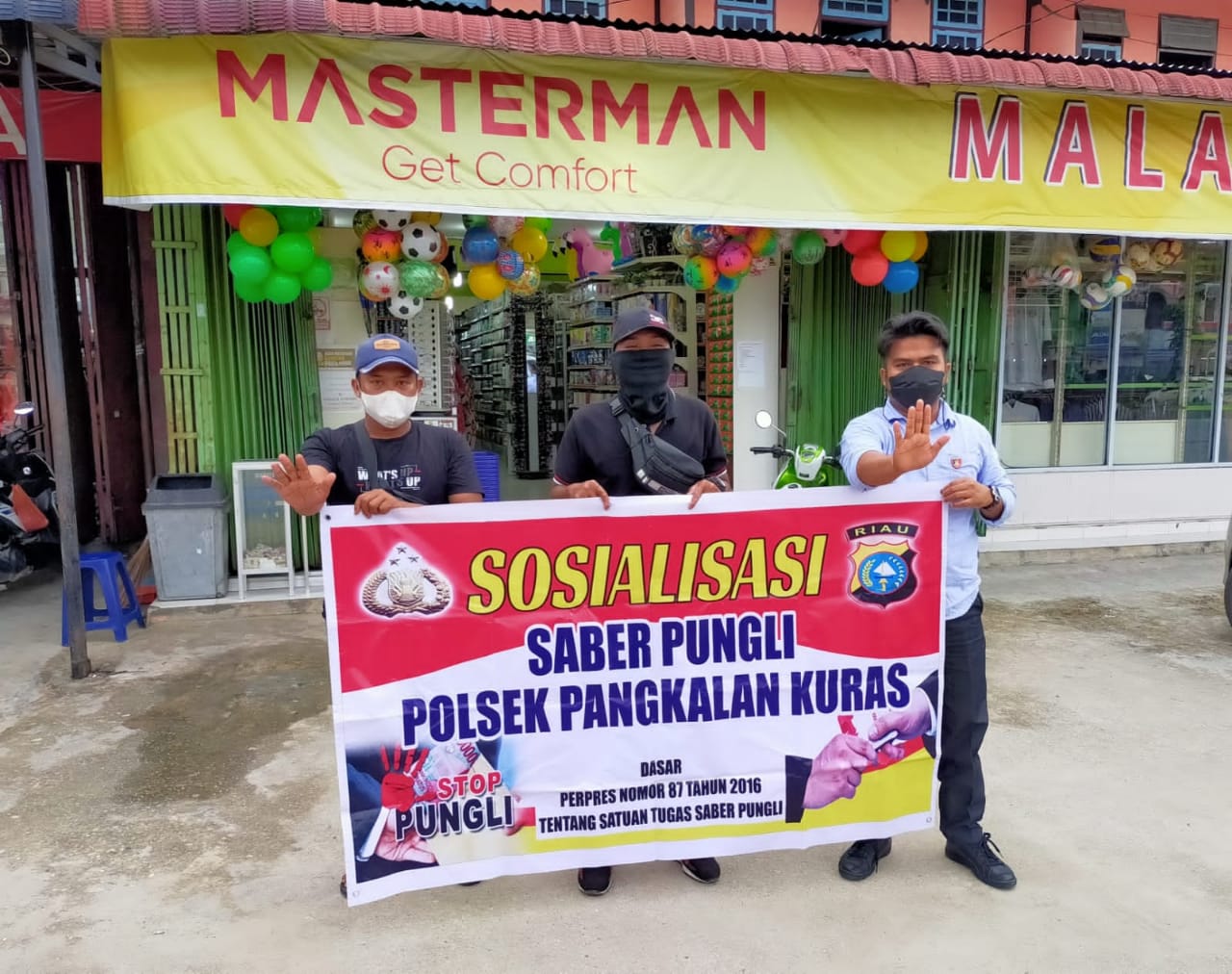 Polisi Kecamatan Pangkalan Kuras Terus Sosialisasi Saber Pungli ke Jukir di Wilayah Binaan
