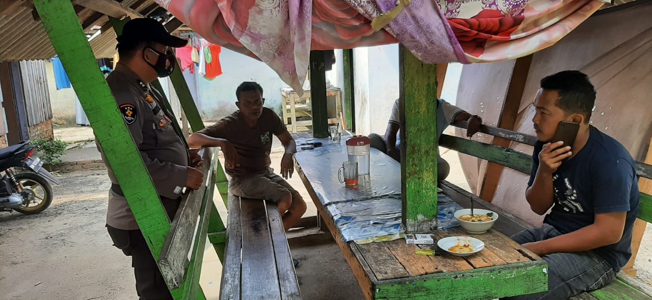 Hambat Penyebaran Covid-19, Polsek Ukui Gencar Sosialisasi Prokes ke Warga Setempat