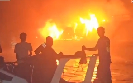 Kapal Porti Express 22 Terbakar di Perairan Meranti, Satu ABK Luka Bakar