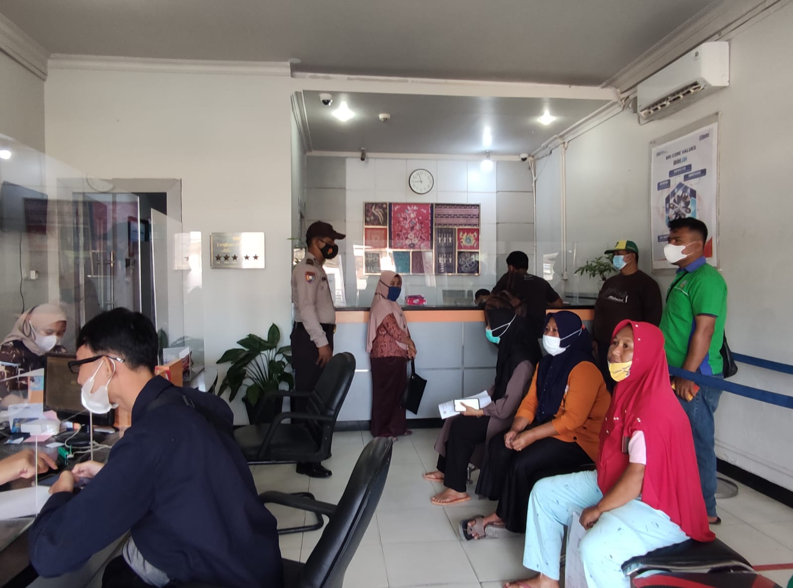 Polsek Langgam Patroli C3 dan Sosialisasi Protokol Kesehatan