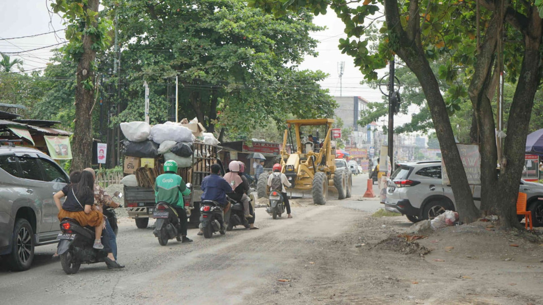 Risnandar Mahiwa: Perbaikan Jalan Jadi Prioritas Utama di Tahun 2025