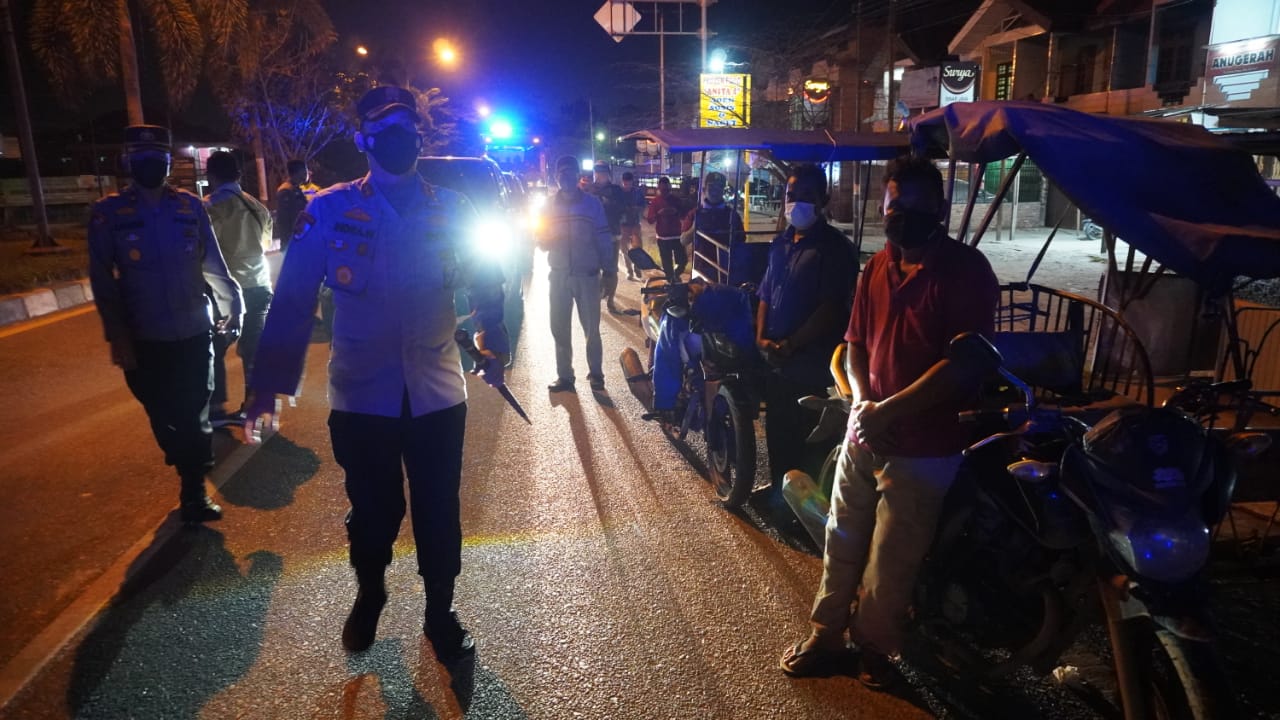 Patroli Berskala Besar, Kapolres Pelalawan Turun Beri Sosialisasi dan Imbauan