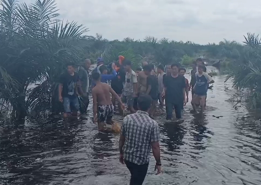 Tim Gabungan Temukan Balita Tenggelam di Pelalawan dalam Keadaan Meninggal Dunia
