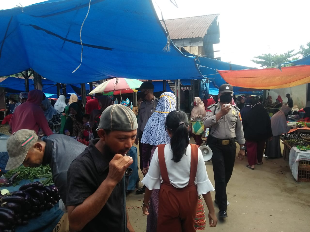 Pengunjung Pasar Rakyat Sei Kijang diimbau Patuhi Protokol Kesehatan