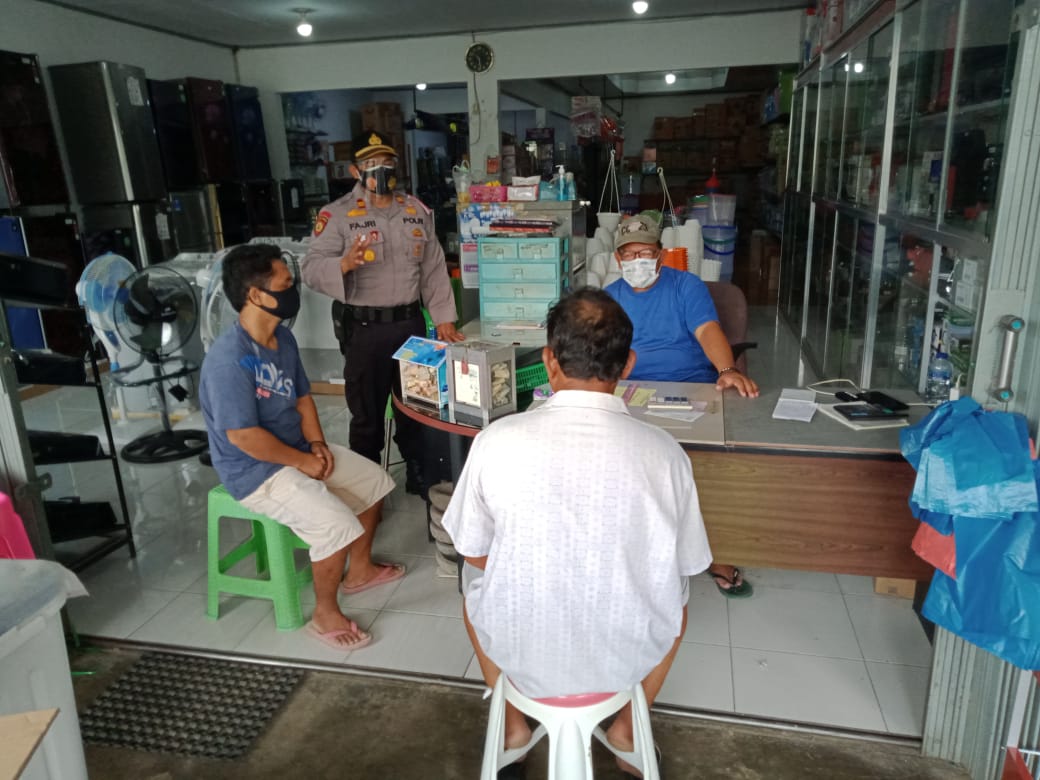 Sambangi Tokoh Masyarakat, Kapolsek Kerumutan Ajak Warga Jaga Kamtibmas Jelang Pilkada