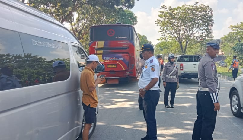 Upaya Dishub Pekanbaru Kendalikan Truk Besar yang Masuk Kota