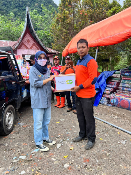 Pegadaian Salurkan Bantuan untuk Masyarakat Terdampak Banjir di Sumatera Barat