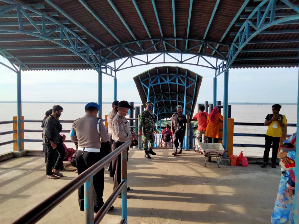 Beri Imbauan Prokes, Polsek Kuala Kampar Pantau Masyarakat di Masa PPKM