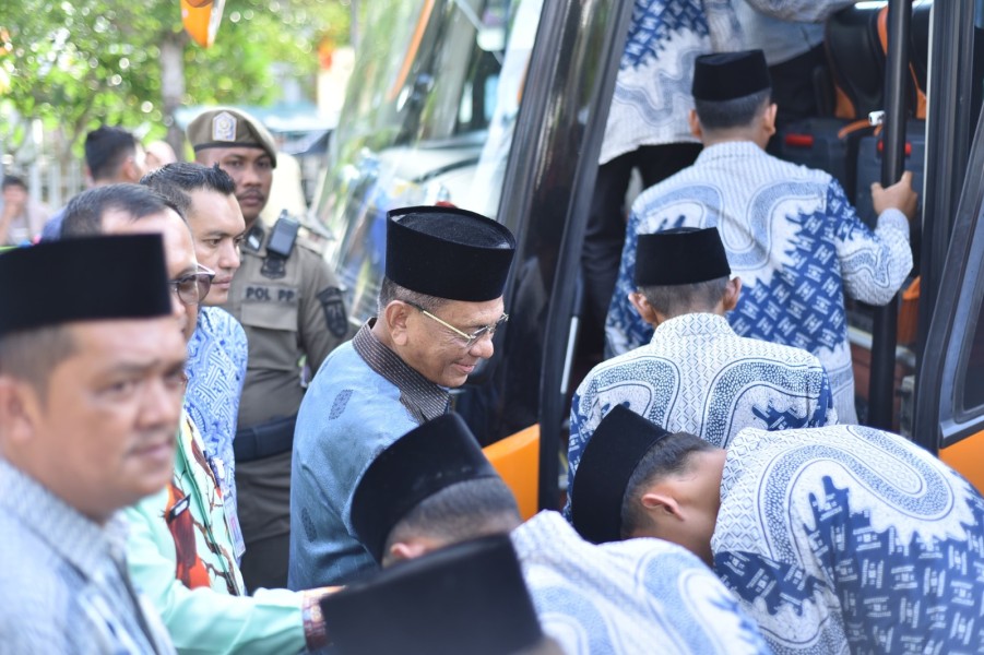Bupati Bistamam Lepas 74 Kafilah dan 440 Peserta Pawai Rohil ke MTQ Riau di Kuansing, Targetkan Juara Umum