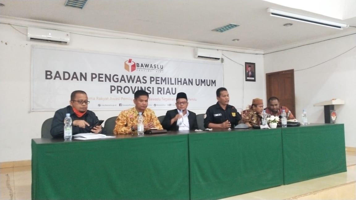 Bahas Strategi Pengawasan Pilkada di Tengah Covid-19, Bawaslu Riau Rakor dengan Bawaslu Kabupaten/Ko