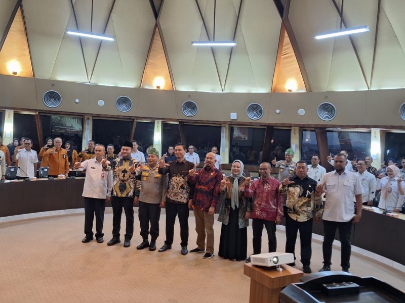 Pemkab Rokan Hilir Kembali Sabet Predikat Menuju Informatif Anugerah Keterbukaan Informasi Publik Riau 2025