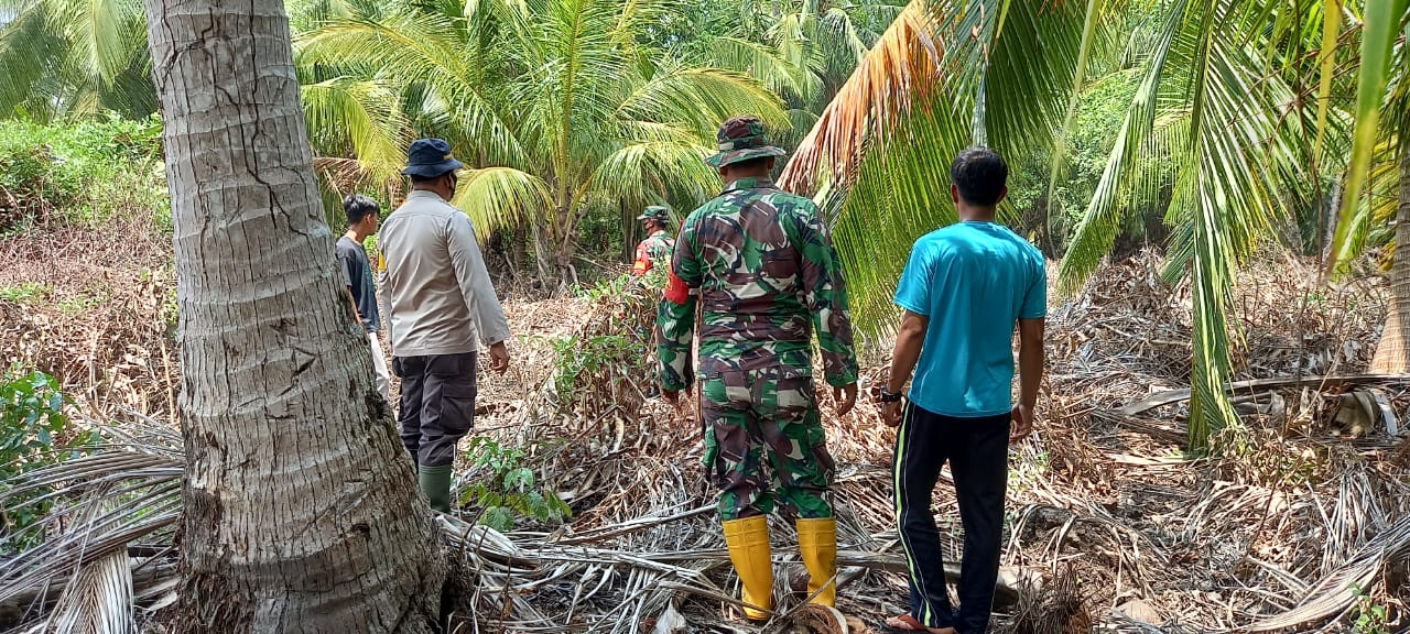 Polsek Kuala Kampar Sinergi Patroli Bersama TNI Antisipasi Karhutla