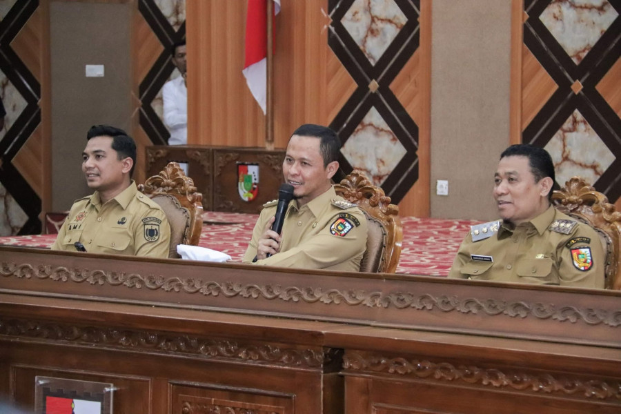 Wali Kota Pekanbaru Instruksikan Normalisasi Sungai dan Optimalkan Pengangkutan Sampah