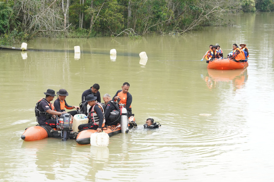 Tim SAR Masih Mencari 11 Korban Truk Tenggelam di Sungai Segati