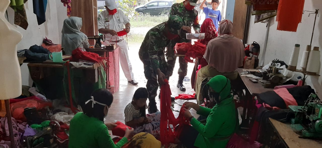 Di Desa Mahato, Warga Targetkan Produksi 1000 Masker untuk Dibagikan Gratis