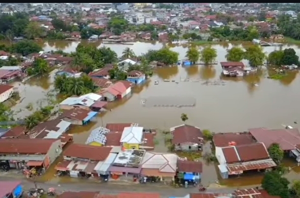 Banjir Meluas di Riau, Ribuan KK Terdampak dan Fasilitas Umum Terendam