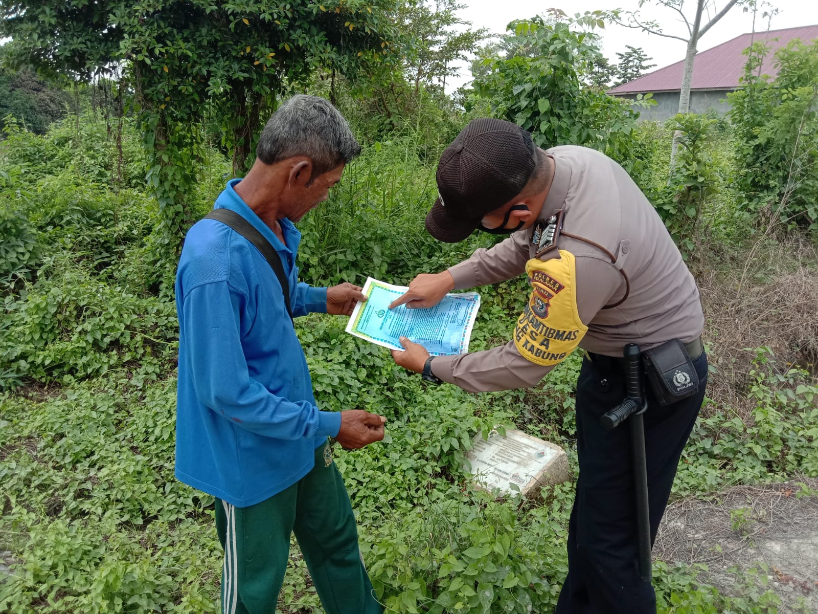 Cegah Karhutla, Polsubsektor Pelalawan Beri Tahu Masyarakat Soal Larangan Membakar