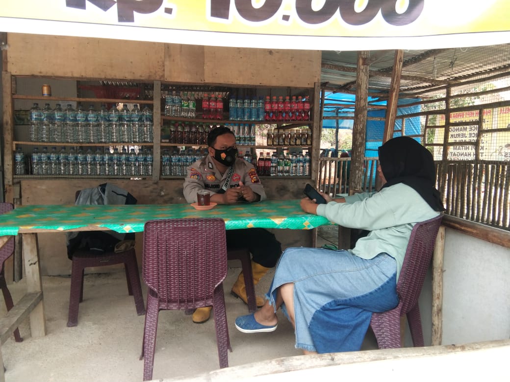 Cegah Gangguan Kamtibmas, Bhabinkamtibmas Polsek Kerumutan Sambangi Warga