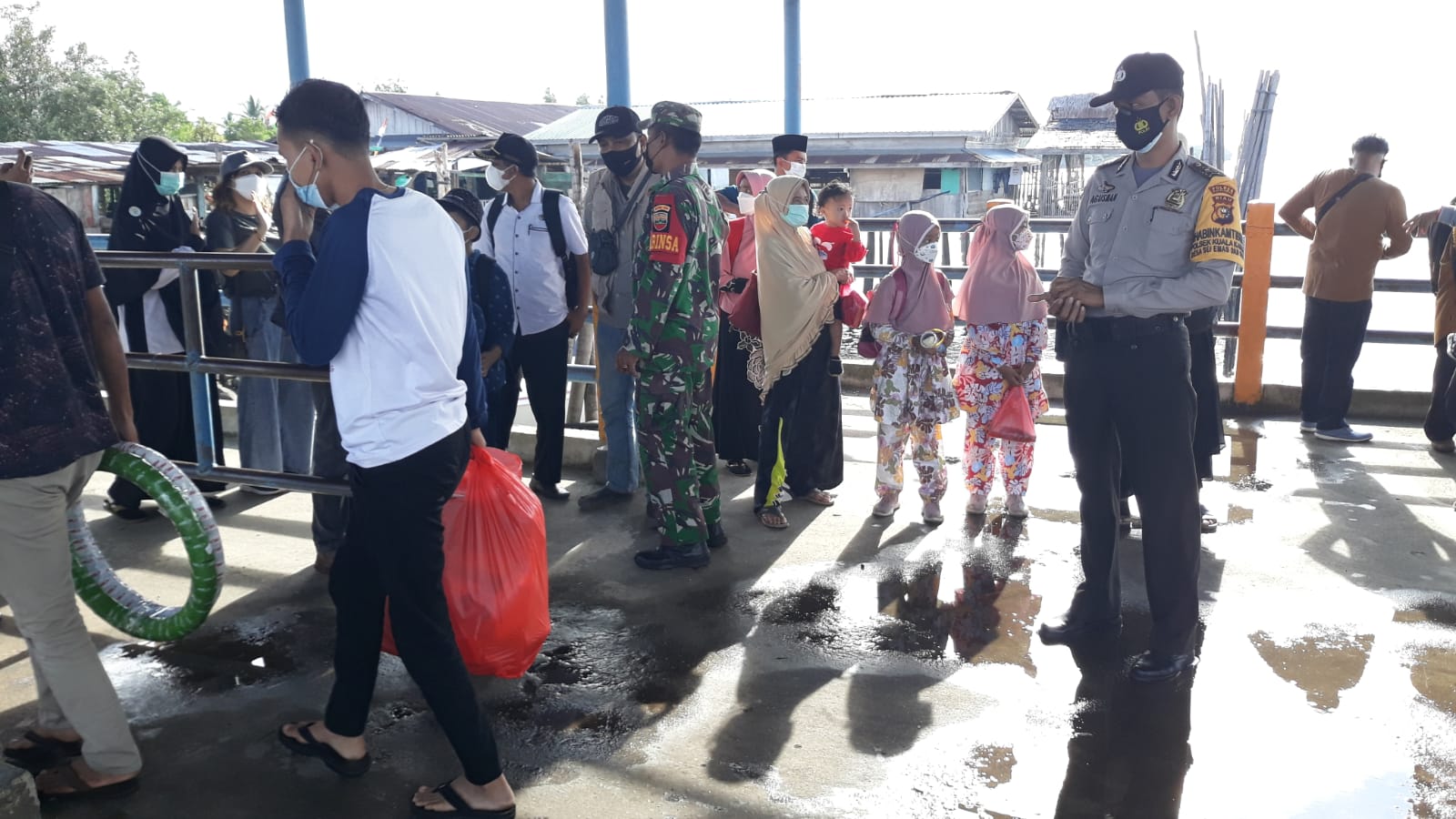 Polsek Kuala Kampar Tingkatkan Penerapan Prokes di Pelabuhan