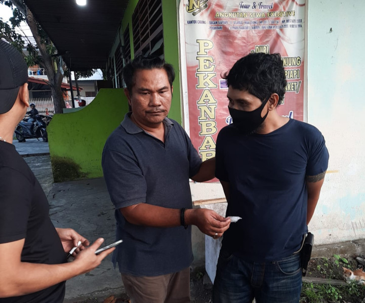 Nyamar Jadi Pembeli, Polisi Tangkap Pelaku Pengedar Narkoba di Pekanbaru