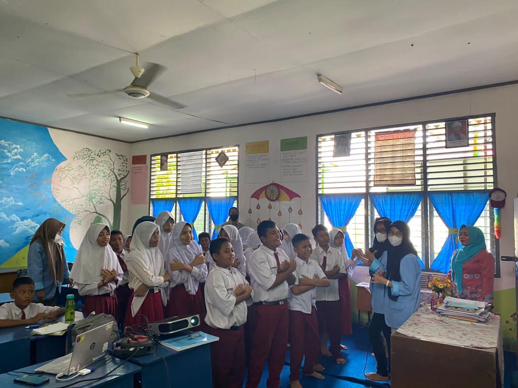 Gerakan Peduli Bullying dan Antihoax di SD Negeri 100 Pekanbaru Bersama Mahasiswa Kukerta Unri 2022