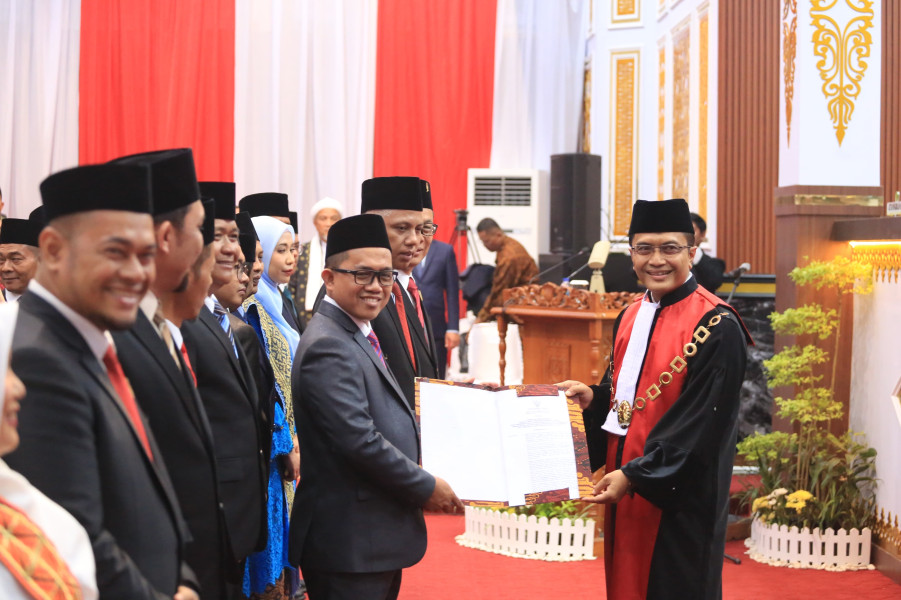 Era Baru DPRD Pekanbaru Dimulai, 50 Anggota Dilantik