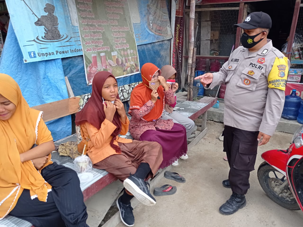 Selain Patroli Keamanan, Polsek Langgam Juga Sampaikan Sosialisasi Prokes