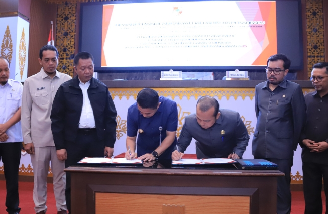 Pemko Pekanbaru dan DPRD Teken MoU KUA-PPAS R-APBD 2025, Nilainya Rp3,020 Triliun